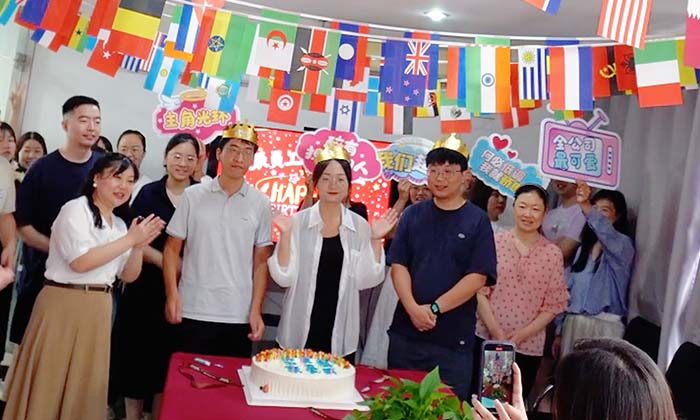 八月員工生日會：凝聚團(tuán)隊(duì)力量，共筑破碎設(shè)備新輝煌